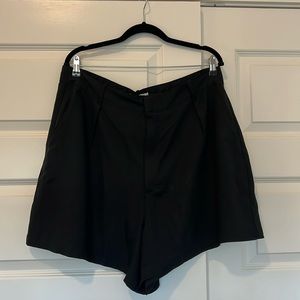 Abercrombie XL Tailored Short, Black